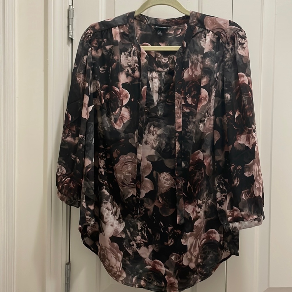 Torrid black and mauve floral ¾ sleeve blouse